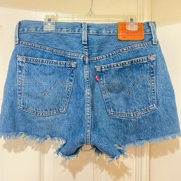 LEVI'S 501‎ High Rise Shorts Womens Size 26 Cutoff Denim Blue Distressed Cotton - Picture 4 of 10